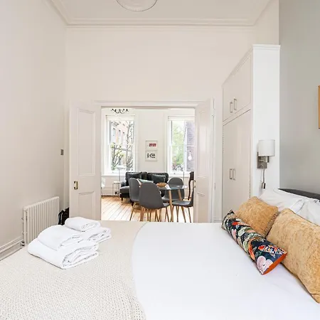 Chic Apartment Near Kensington Palace London Exterior photo