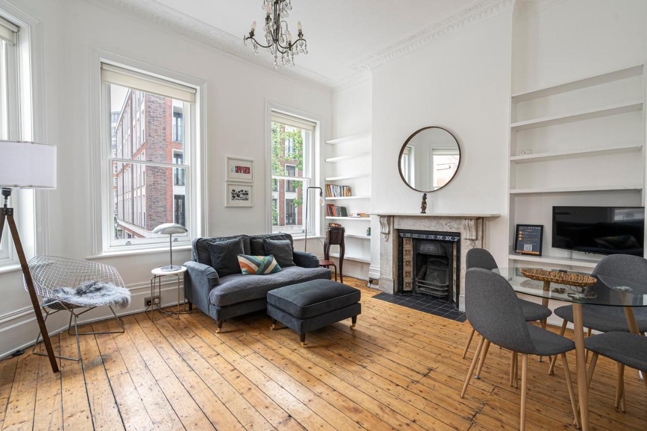 Apartment Chic Near Kensington Palace